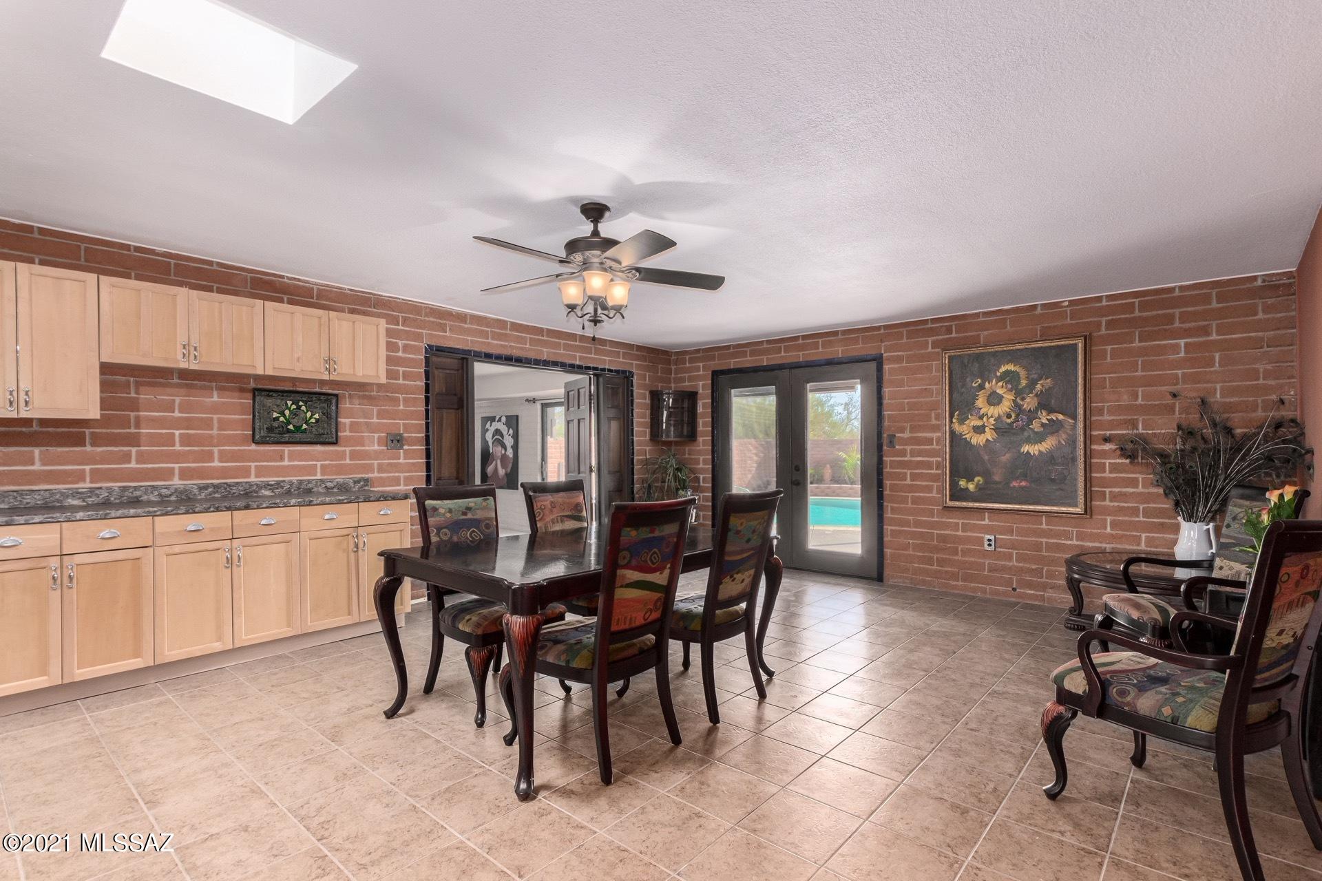 6181 North Van Ark Road Tucson, AZ 85743 - Photo 7 of 28 Gallery Image 7