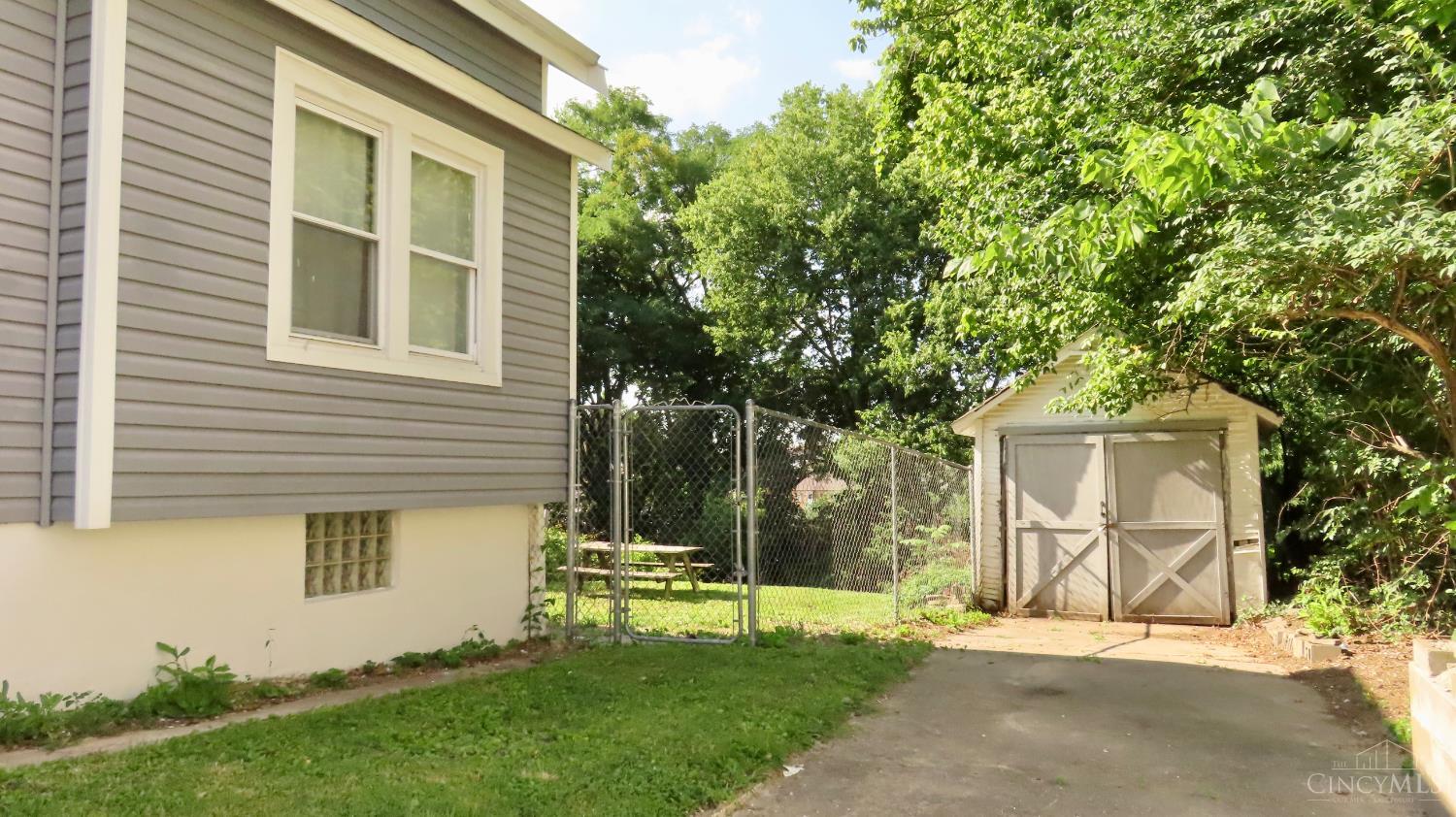 4302 Harding Avenue Cheviot, OH 45211 - Photo 20 of 24