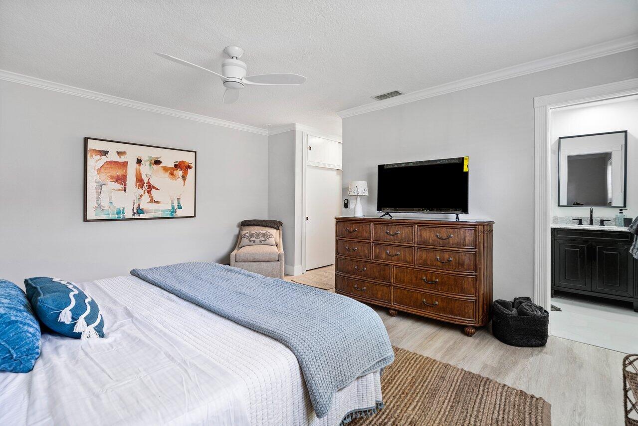 5221 Northeast 26th Avenue Lighthouse Point, FL 33064 - Photo 9 of 13 Primary Bedroom