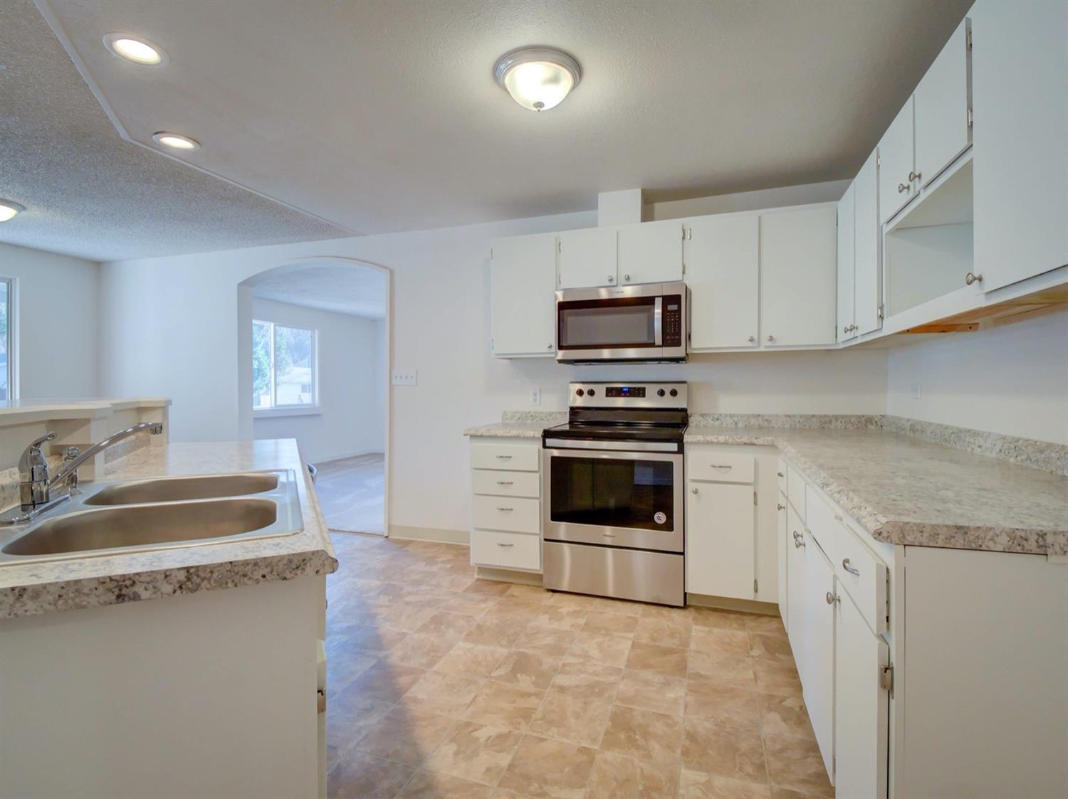 638 Talbot Street Eagle Point, OR 97524 - Photo 4 of 25 Additional Photo