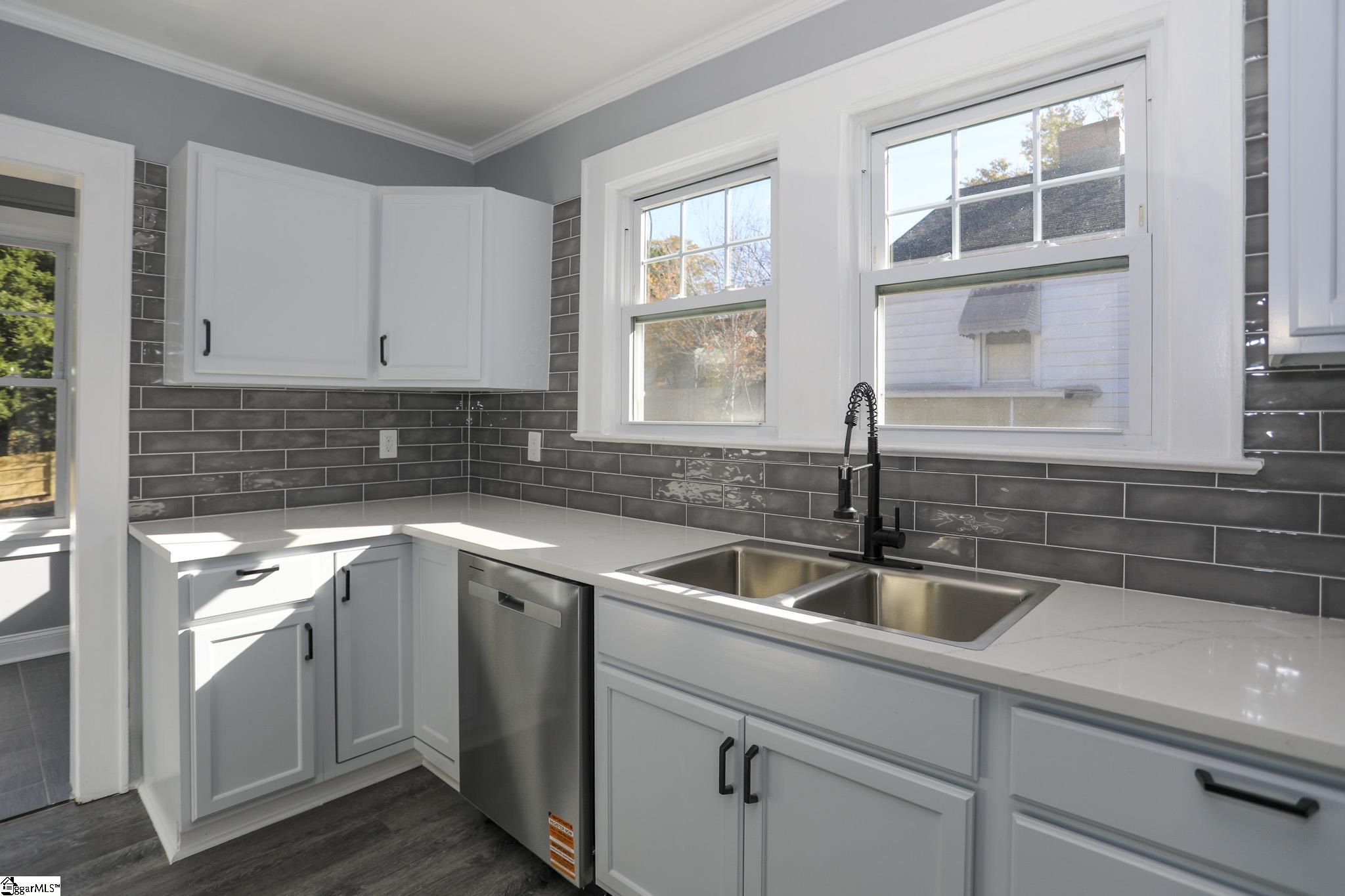 3204 Old Buncombe Road Greenville, SC 29609 - Photo 8 of 21