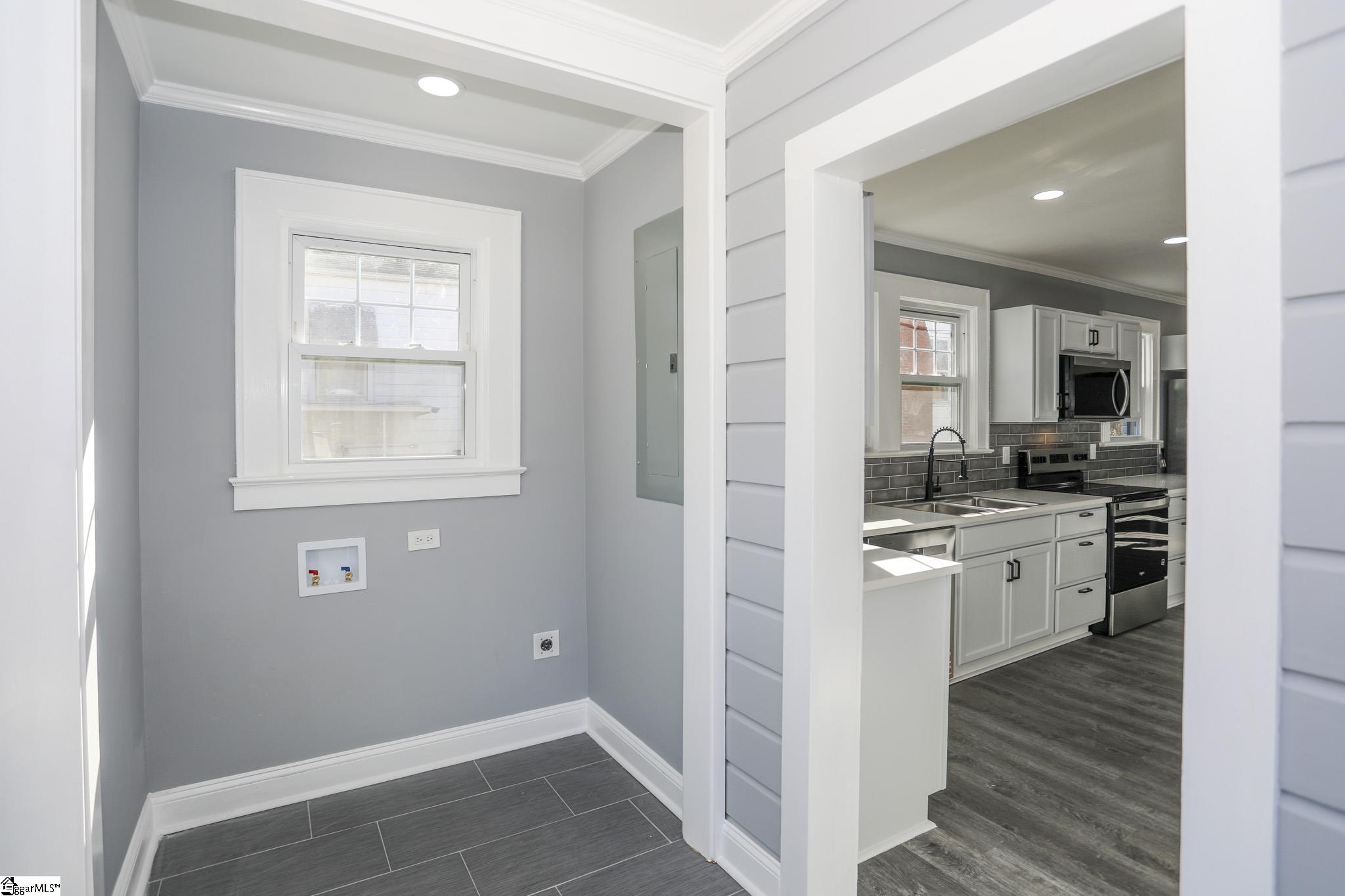 3204 Old Buncombe Road Greenville, SC 29609 - Photo 10 of 21