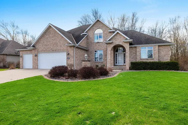 $599,900 | 3128 Warm Springs Drive, Green Bay, WI 54311