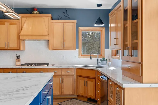 $599,900 | 3128 Warm Springs Drive, Green Bay, WI 54311