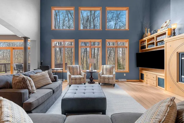 $599,900 | 3128 Warm Springs Drive, Green Bay, WI 54311