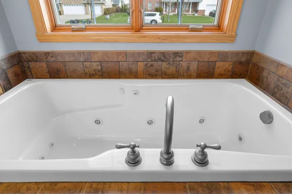 $599,900 | 3128 Warm Springs Drive, Green Bay, WI 54311