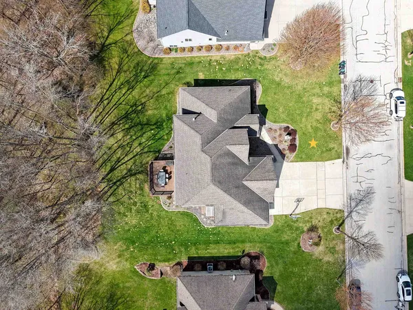 $599,900 | 3128 Warm Springs Drive, Green Bay, WI 54311