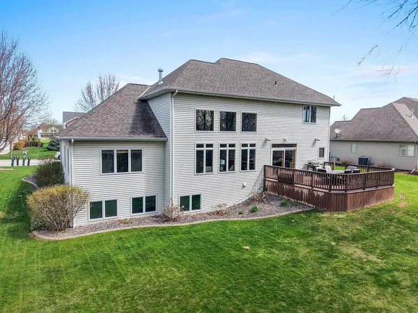 $599,900 | 3128 Warm Springs Drive, Green Bay, WI 54311