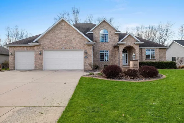 $599,900 | 3128 Warm Springs Drive, Green Bay, WI 54311
