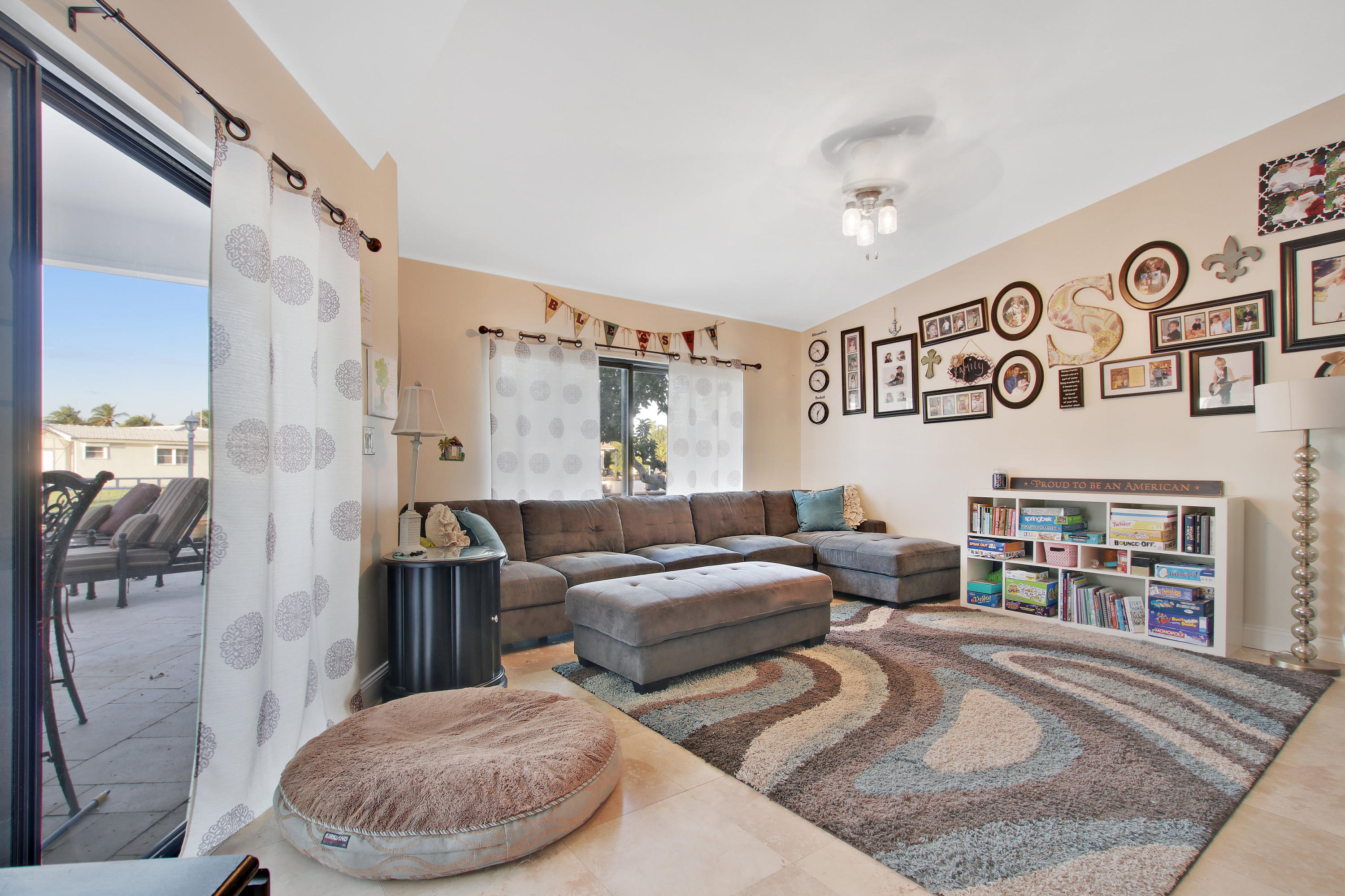 581 Southwest 15th Street Boca Raton, FL 33432 - Photo 4 of 59 50__581_sw_15th_st_boca_photo_by_Supreme