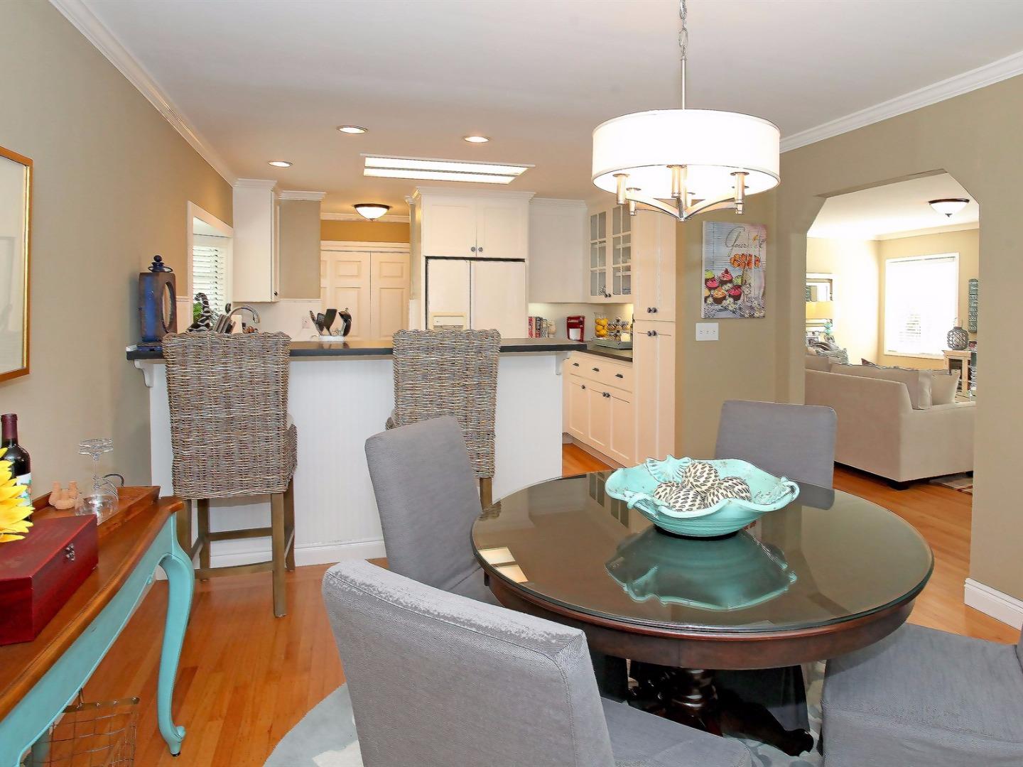 928 Arbor Road Menlo Park, CA 94025 - Photo 4 of 10 Gallery Image 4