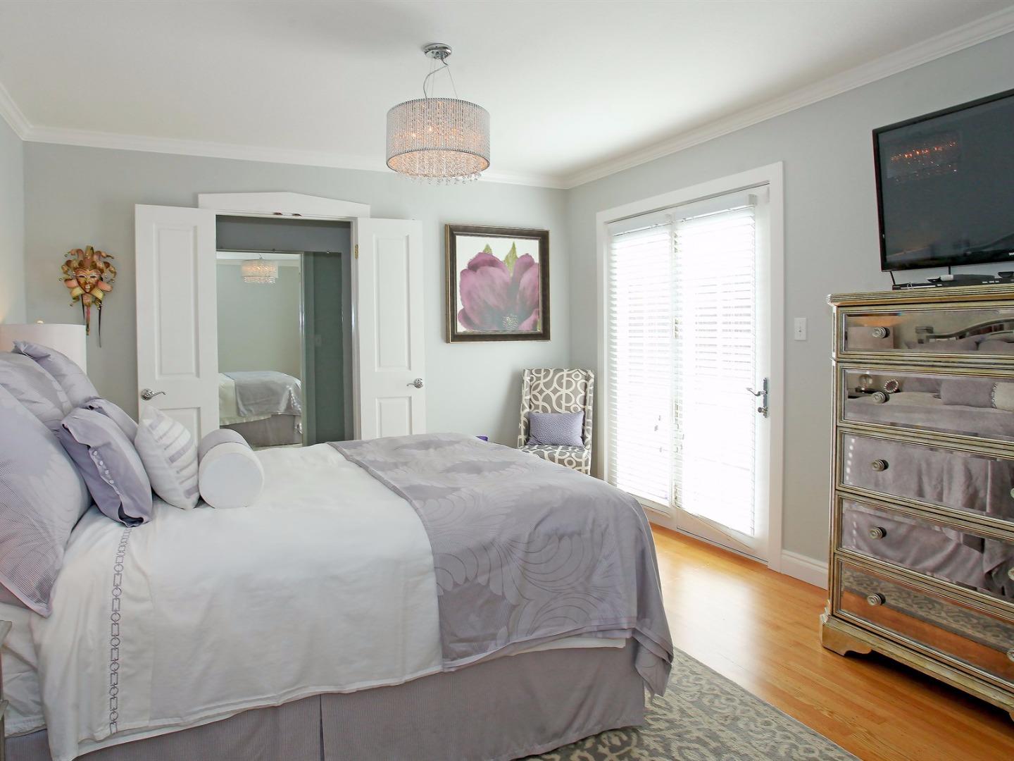 928 Arbor Road Menlo Park, CA 94025 - Photo 7 of 10 Gallery Image 7