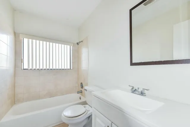 $185,000 | 10936 Royal Palm Boulevard, Coral Springs, FL 33065