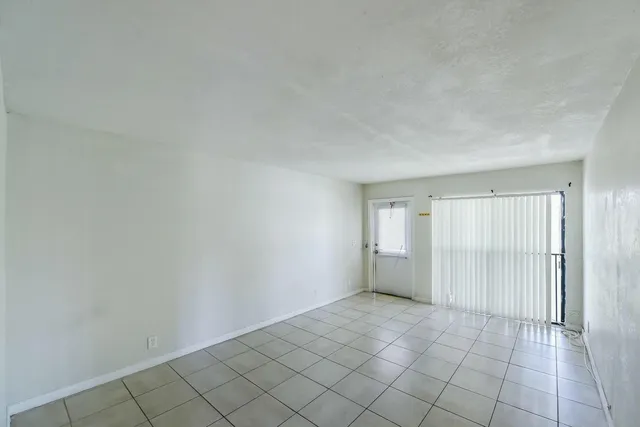 $185,000 | 10936 Royal Palm Boulevard, Coral Springs, FL 33065