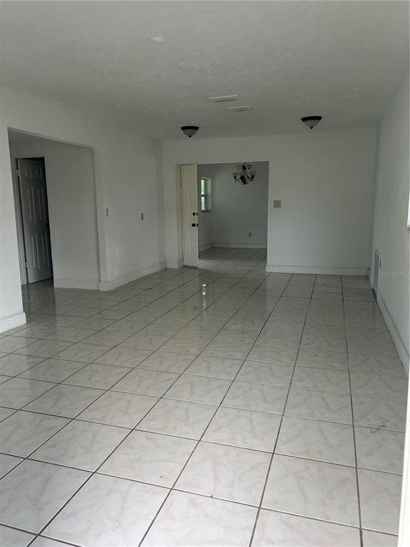 14405 Daring Avenue Orlando, FL 32826 - Photo 3 of 12