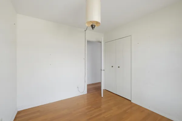 $320,000 | 30W125 Claymore Lane, Naperville, IL 60563