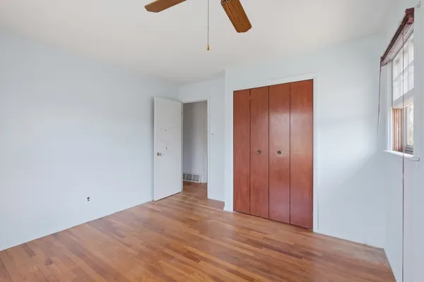 $320,000 | 30W125 Claymore Lane, Naperville, IL 60563