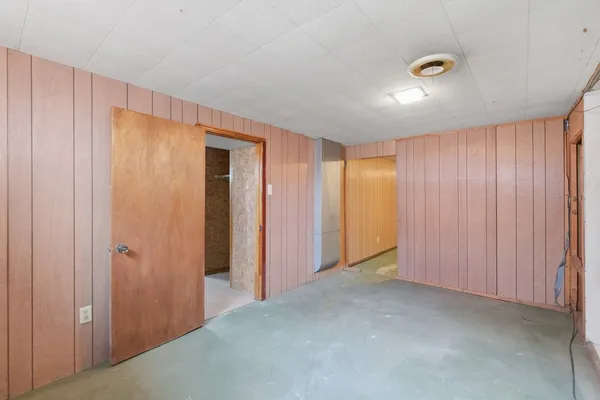 $320,000 | 30W125 Claymore Lane, Naperville, IL 60563