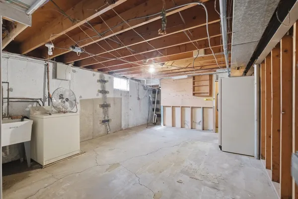 $320,000 | 30W125 Claymore Lane, Naperville, IL 60563