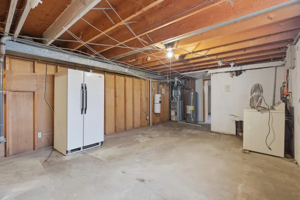 $320,000 | 30W125 Claymore Lane, Naperville, IL 60563