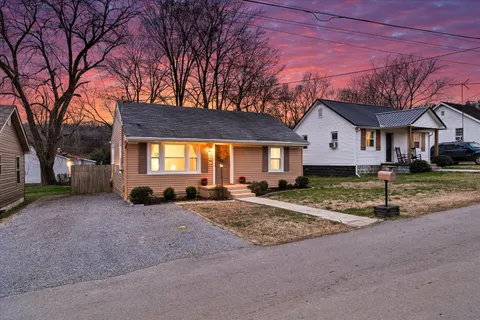 $245,000 | 335 Hayes Street, Woodbury, TN 37190