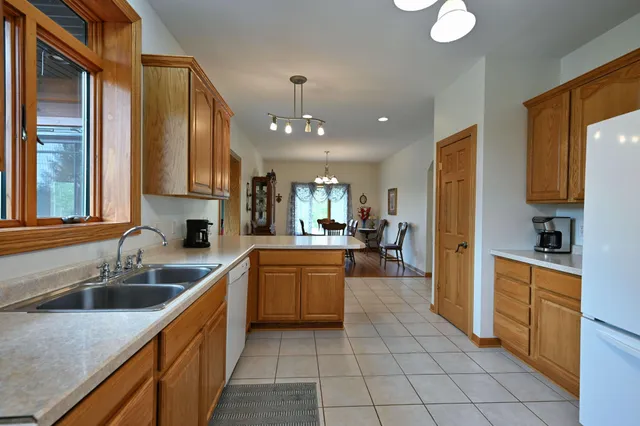 $695,000 | N5020 Red Pine Trail, Spooner, WI 54801