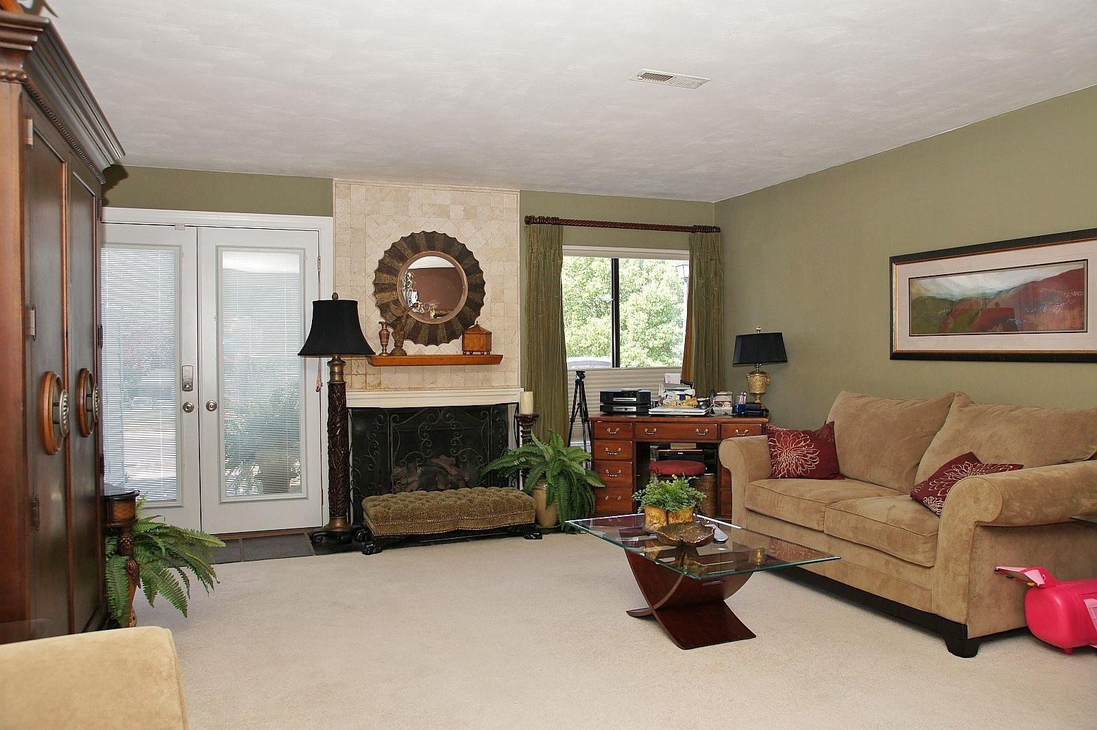 2413 Post Oak Road Salem, VA 24153 - Photo 3 of 22 dsc06006