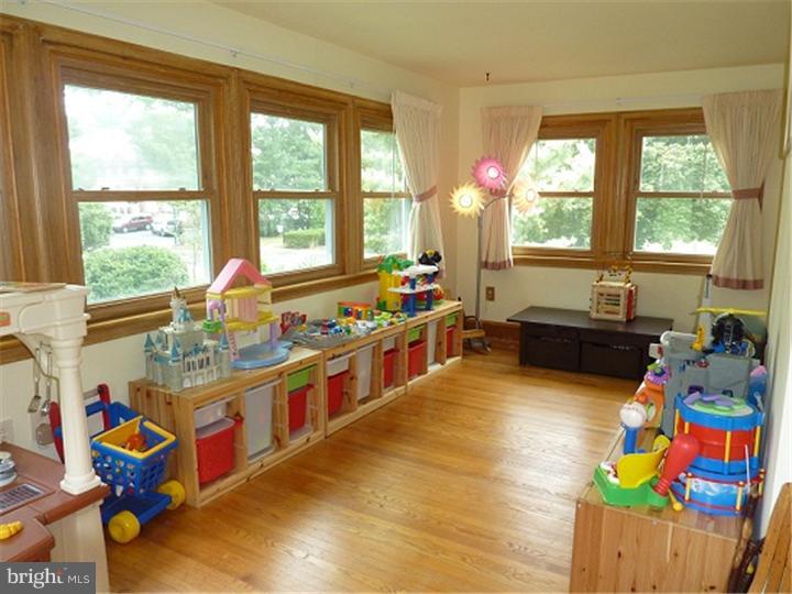 778 Baeder Road Jenkintown, PA 19046 - Photo 8 of 25 Sun Room