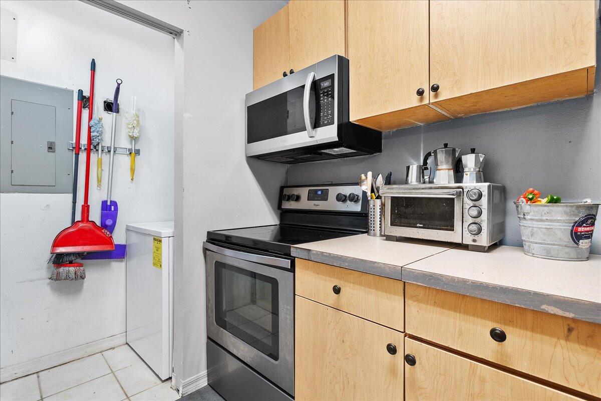 10360 Fox Trail Road South, Unit 1613 Royal Palm Beach, FL 33411 - Photo 11 of 33 IMG_1275