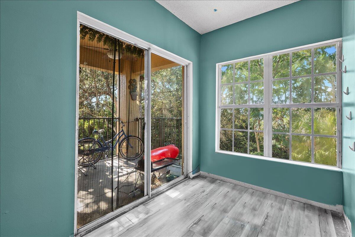 10360 Fox Trail Road South, Unit 1613 Royal Palm Beach, FL 33411 - Photo 20 of 33 IMG_1270