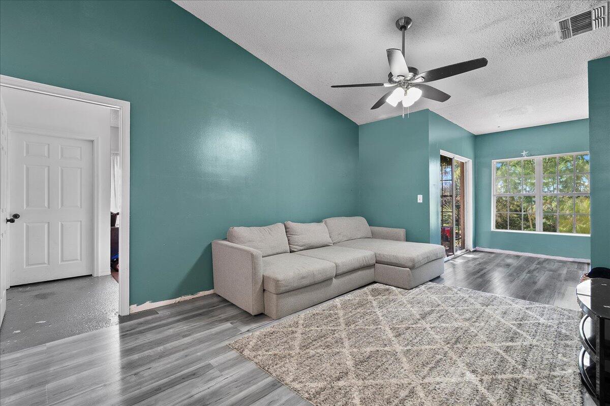 10360 Fox Trail Road South, Unit 1613 Royal Palm Beach, FL 33411 - Photo 6 of 33 IMG_1263