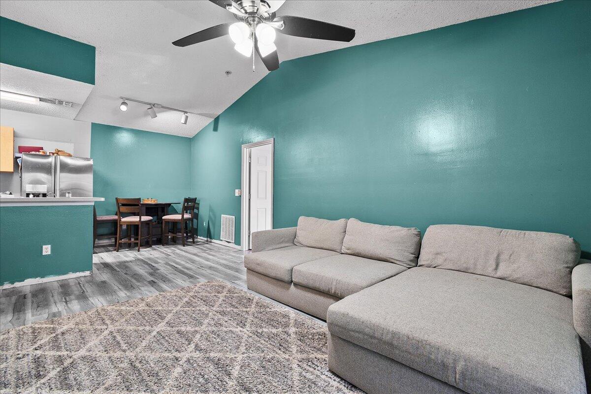 10360 Fox Trail Road South, Unit 1613 Royal Palm Beach, FL 33411 - Photo 7 of 33 IMG_1259