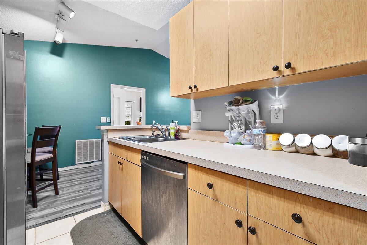 10360 Fox Trail Road South, Unit 1613 Royal Palm Beach, FL 33411 - Photo 10 of 33 IMG_1260
