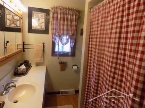 1025 South Reese Road Reese, MI 48757 - Photo 14 of 17 31282993-13.JPG