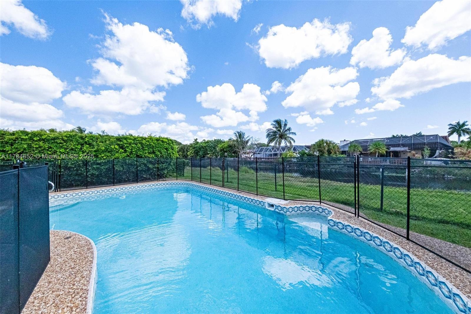 19476 Carolina Circle Boca Raton, FL 33434 - Photo 50 of 52 a view of a backyard
