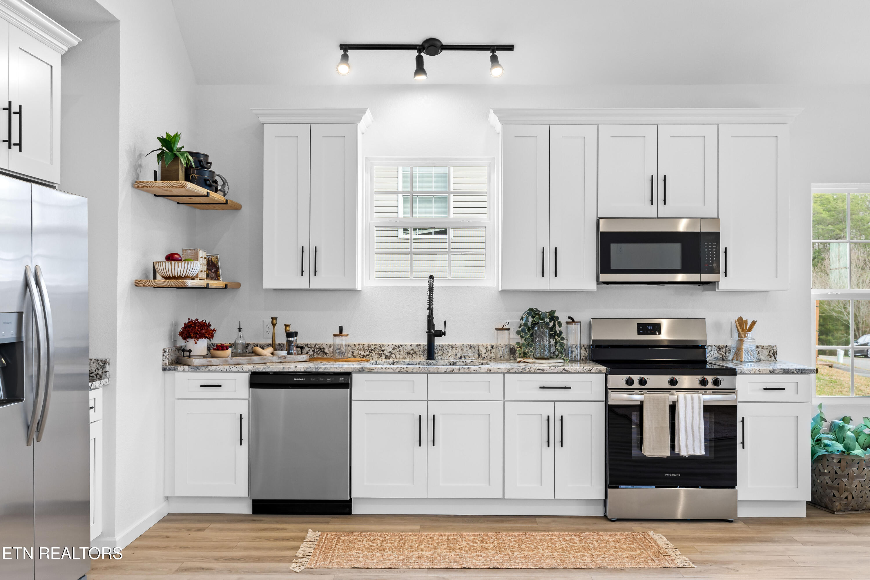 2507 Grotto Lane Sevierville, TN 37876 - Photo 12 of 35 Kitchen