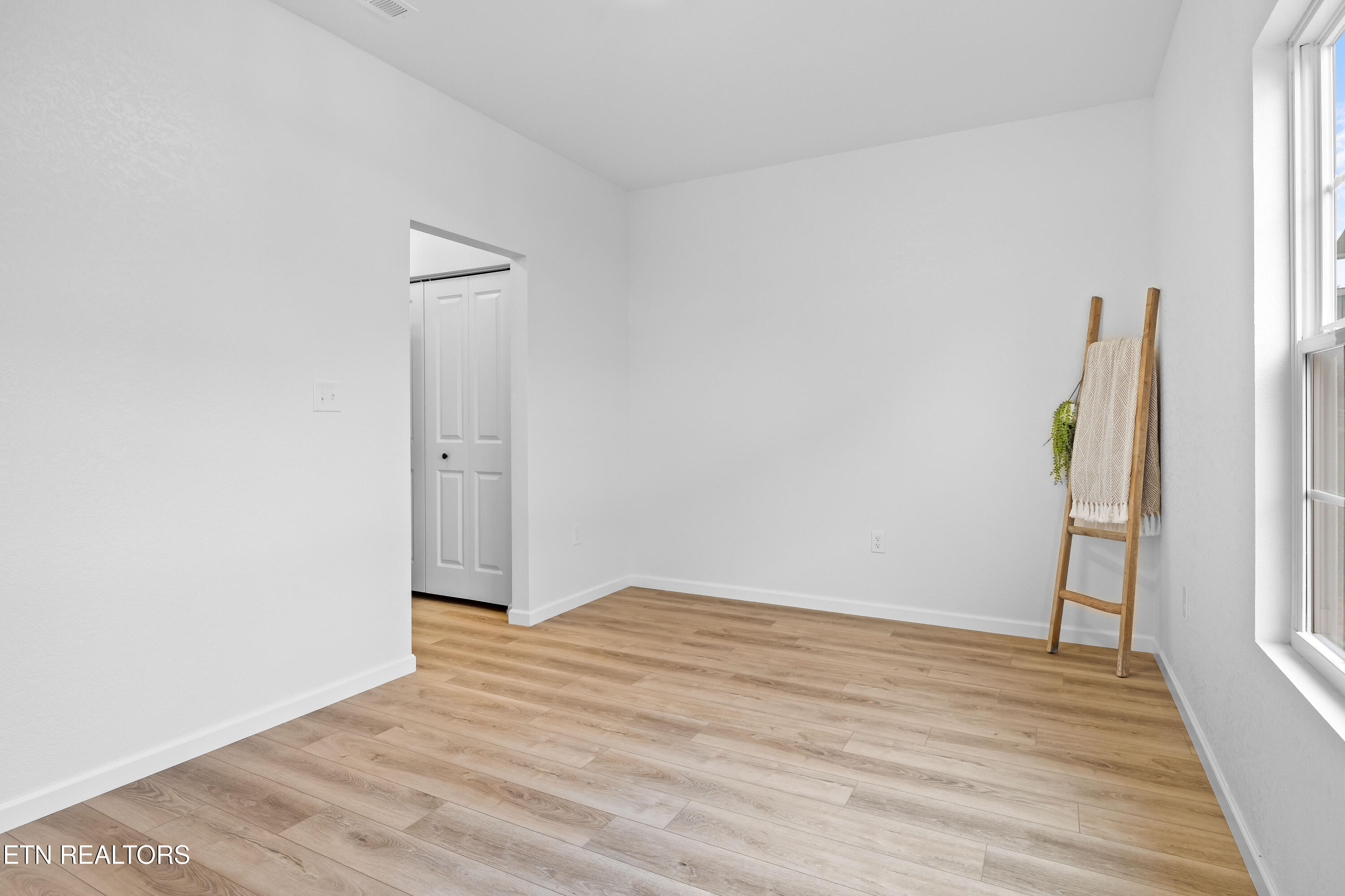 2507 Grotto Lane Sevierville, TN 37876 - Photo 20 of 35 Primary Bedroom