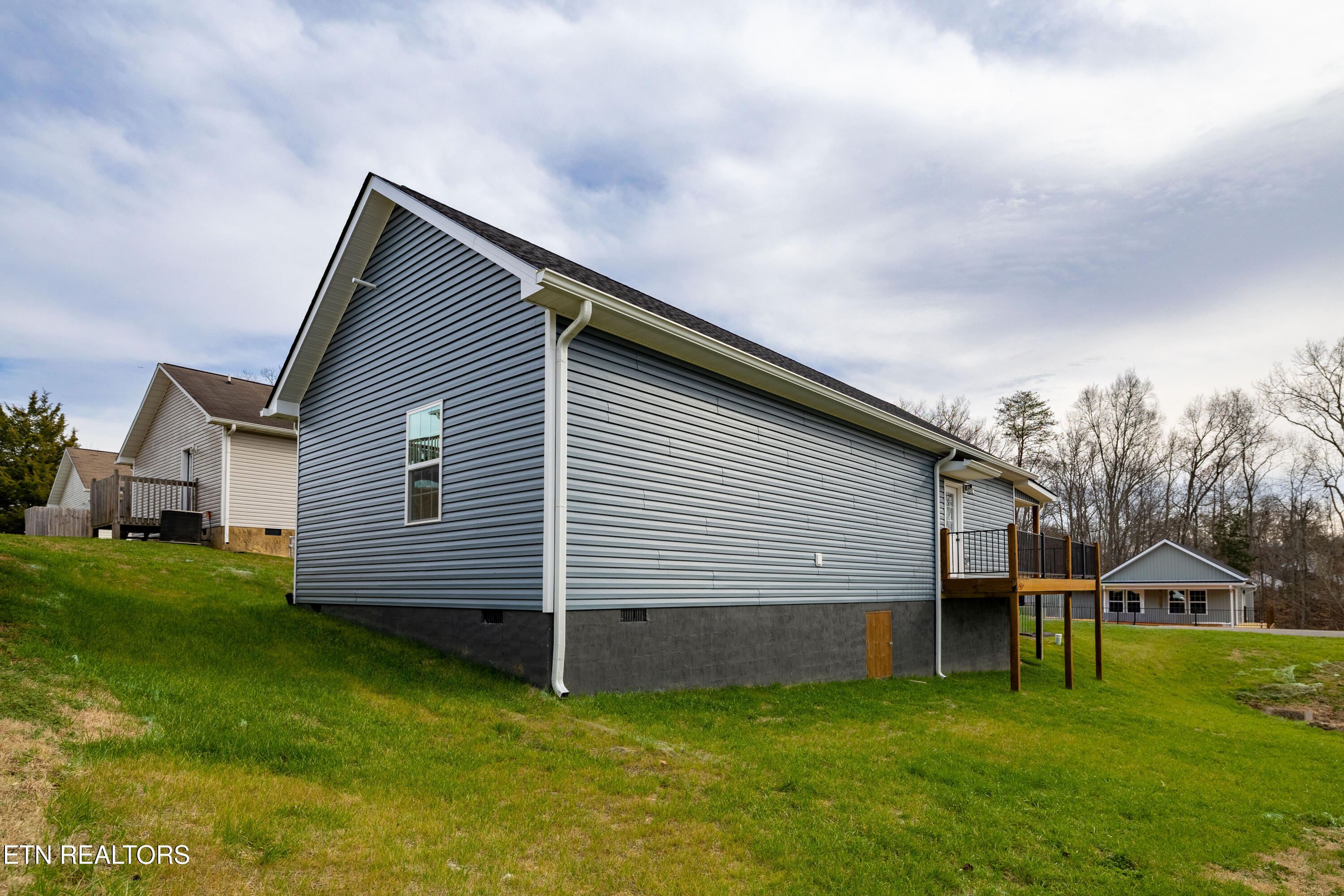 2507 Grotto Lane Sevierville, TN 37876 - Photo 33 of 35 Left Rear Side