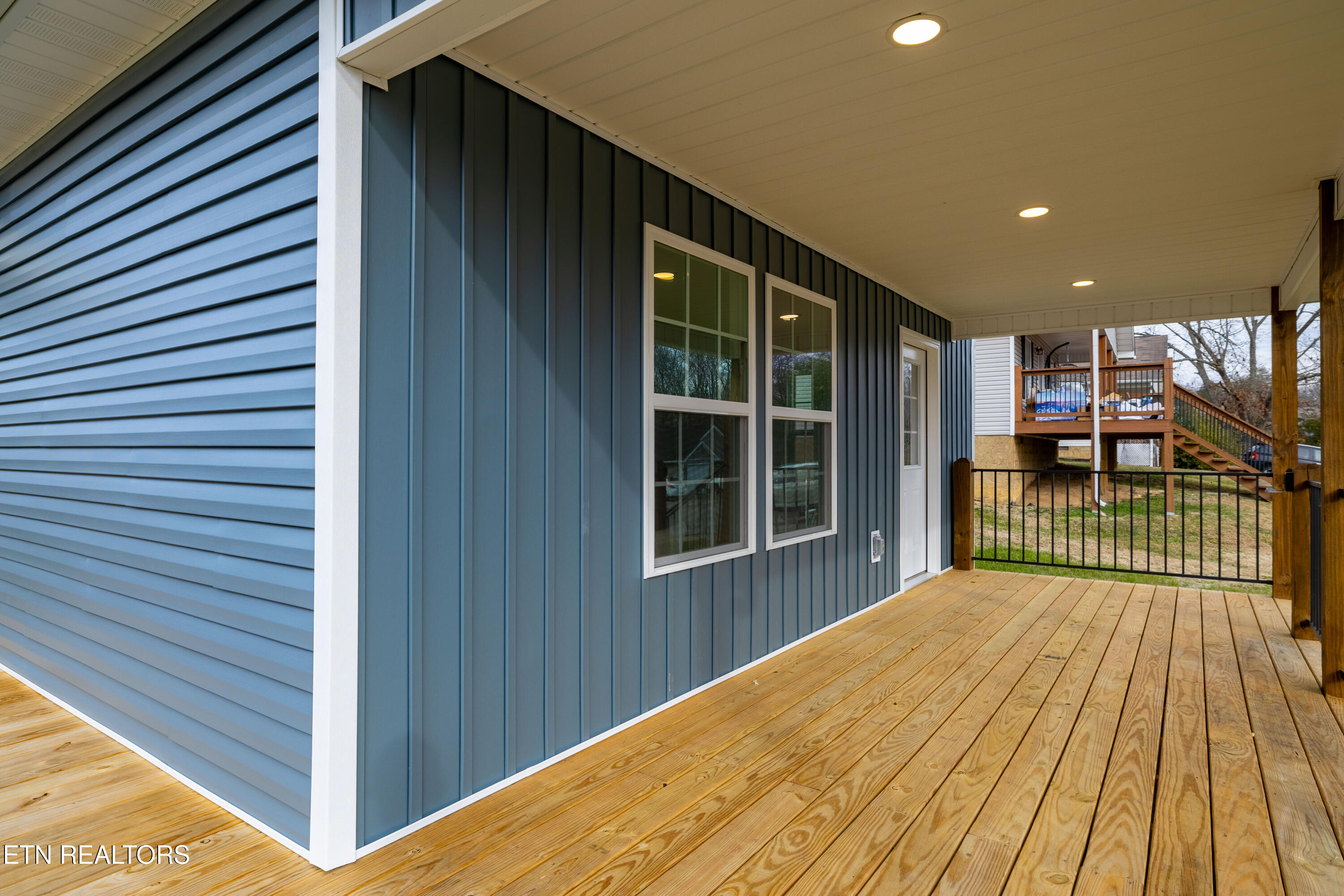 2507 Grotto Lane Sevierville, TN 37876 - Photo 35 of 35 Front Porch
