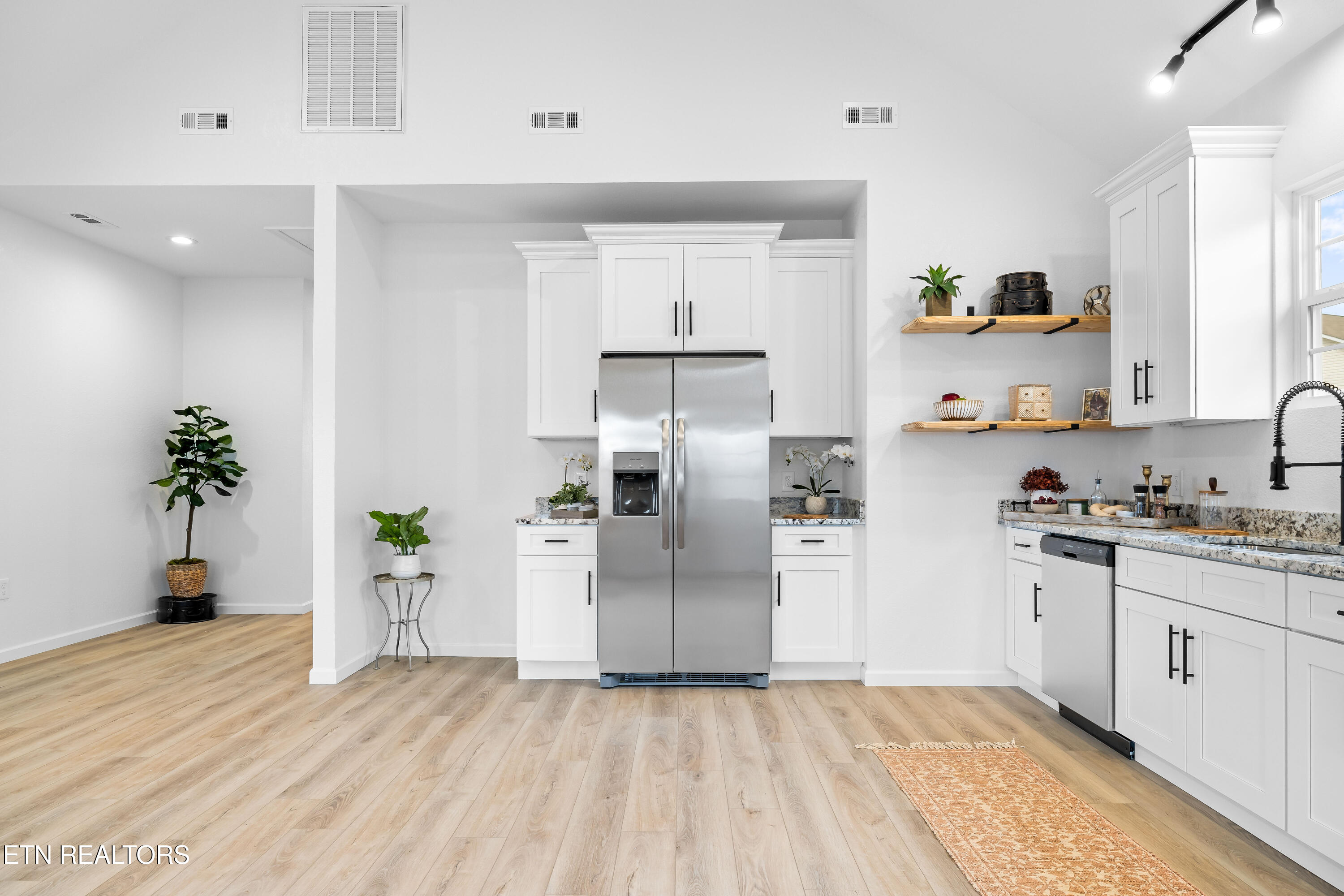 2507 Grotto Lane Sevierville, TN 37876 - Photo 10 of 35 Open Concept Kitchen