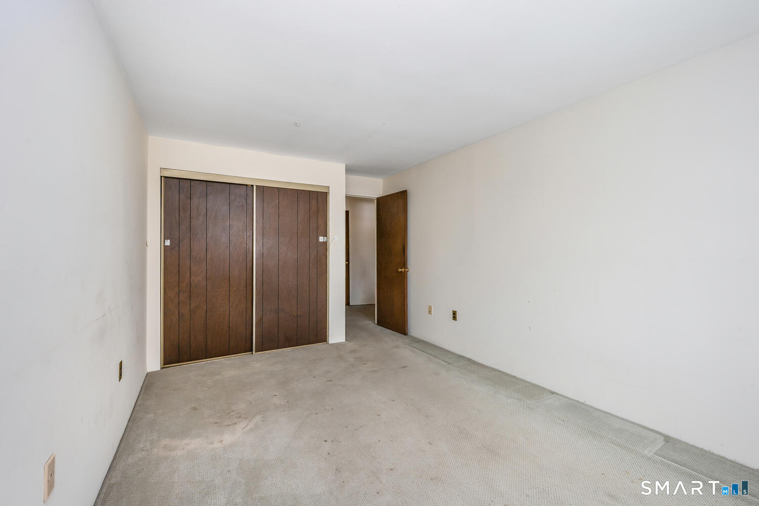 85 Riverside Avenue, Unit F7 Stamford, CT 06905 - Photo 11 of 24 a view of an empty room