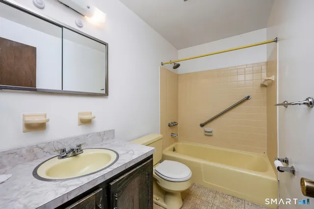 $415,000 | 85 Riverside Avenue, Unit F7, Stamford, CT 06905