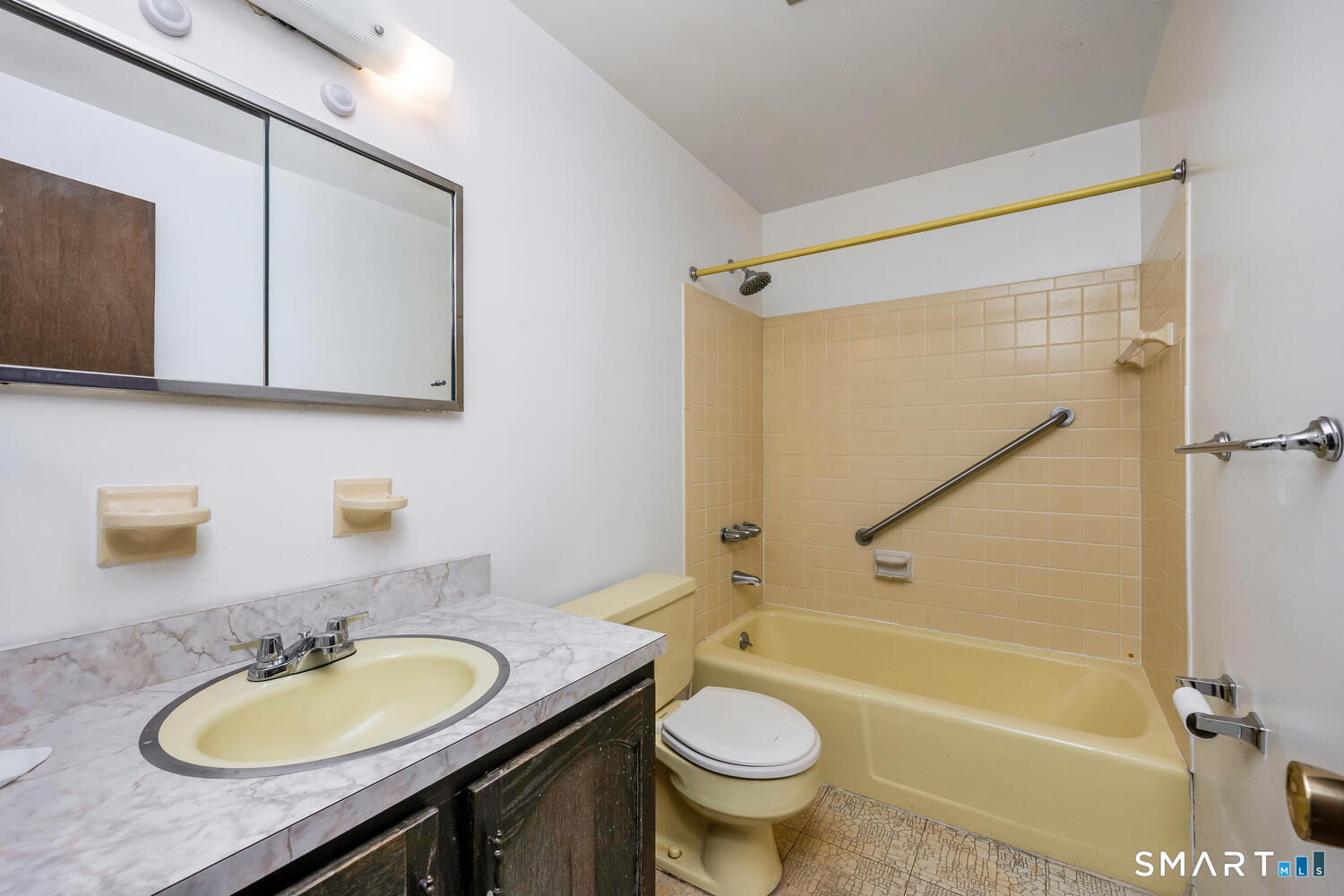 85 Riverside Avenue, Unit F7 Stamford, CT 06905 - Photo 12 of 19