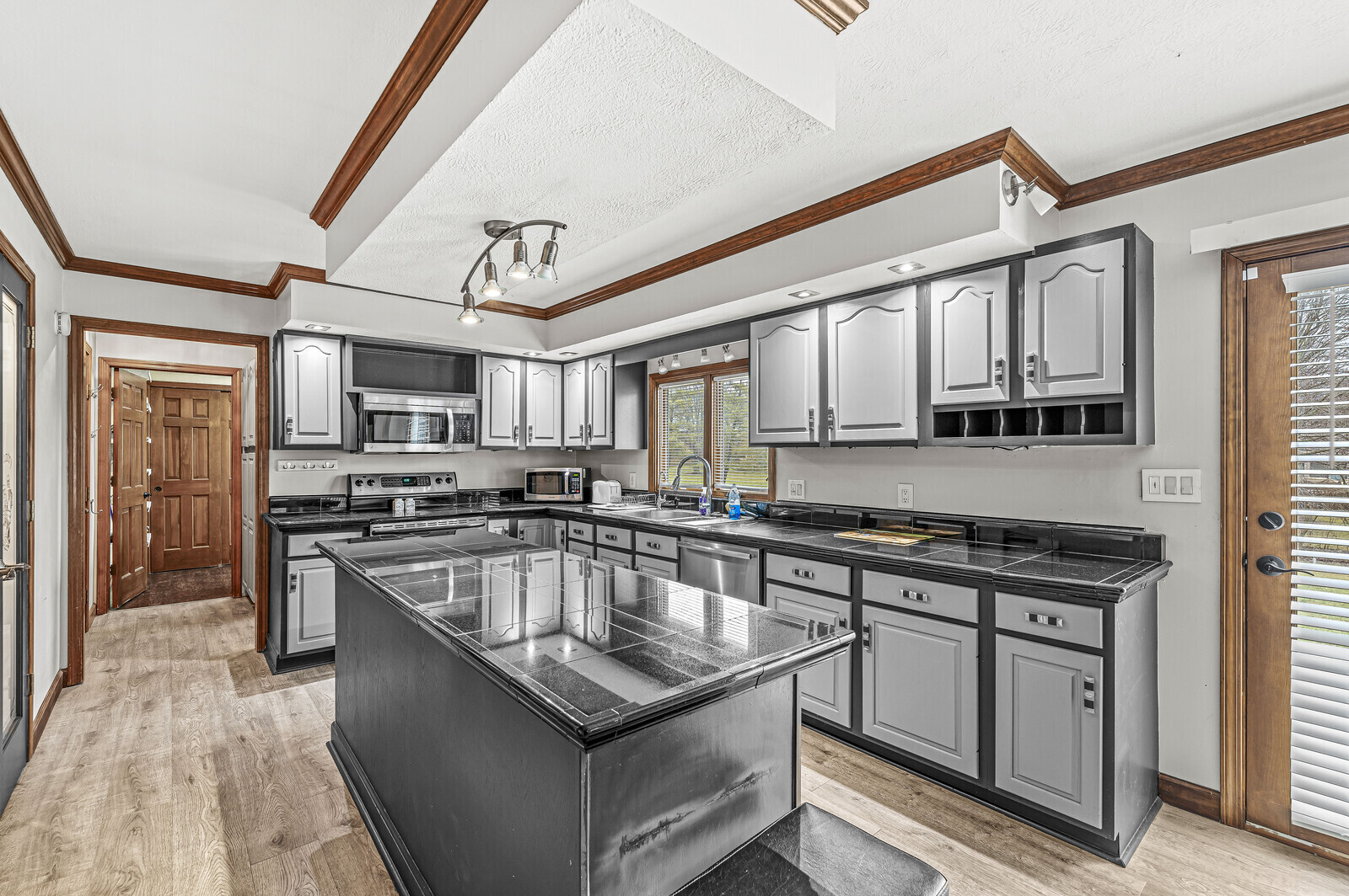 8719 Promontory Road Indianapolis, IN 46236 - Photo 16 of 53 Gallery Image 16