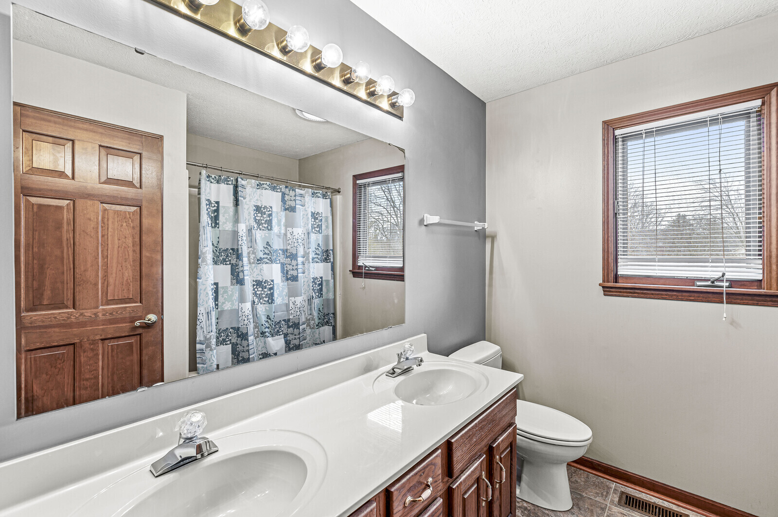 8719 Promontory Road Indianapolis, IN 46236 - Photo 31 of 53 Gallery Image 31