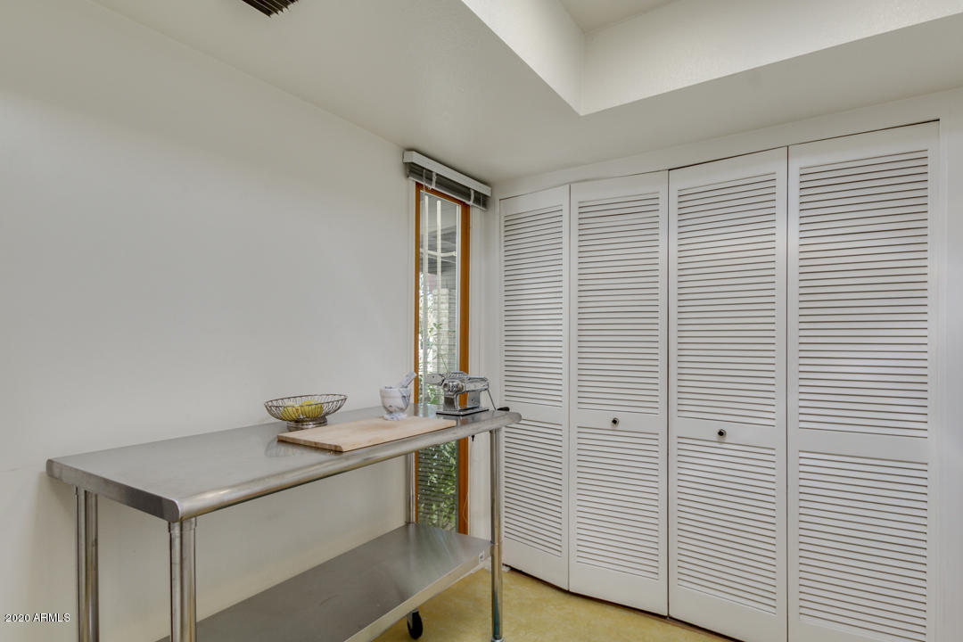 8 West Griswold Road Phoenix, AZ 85021 - Photo 8 of 25 11-Griswold