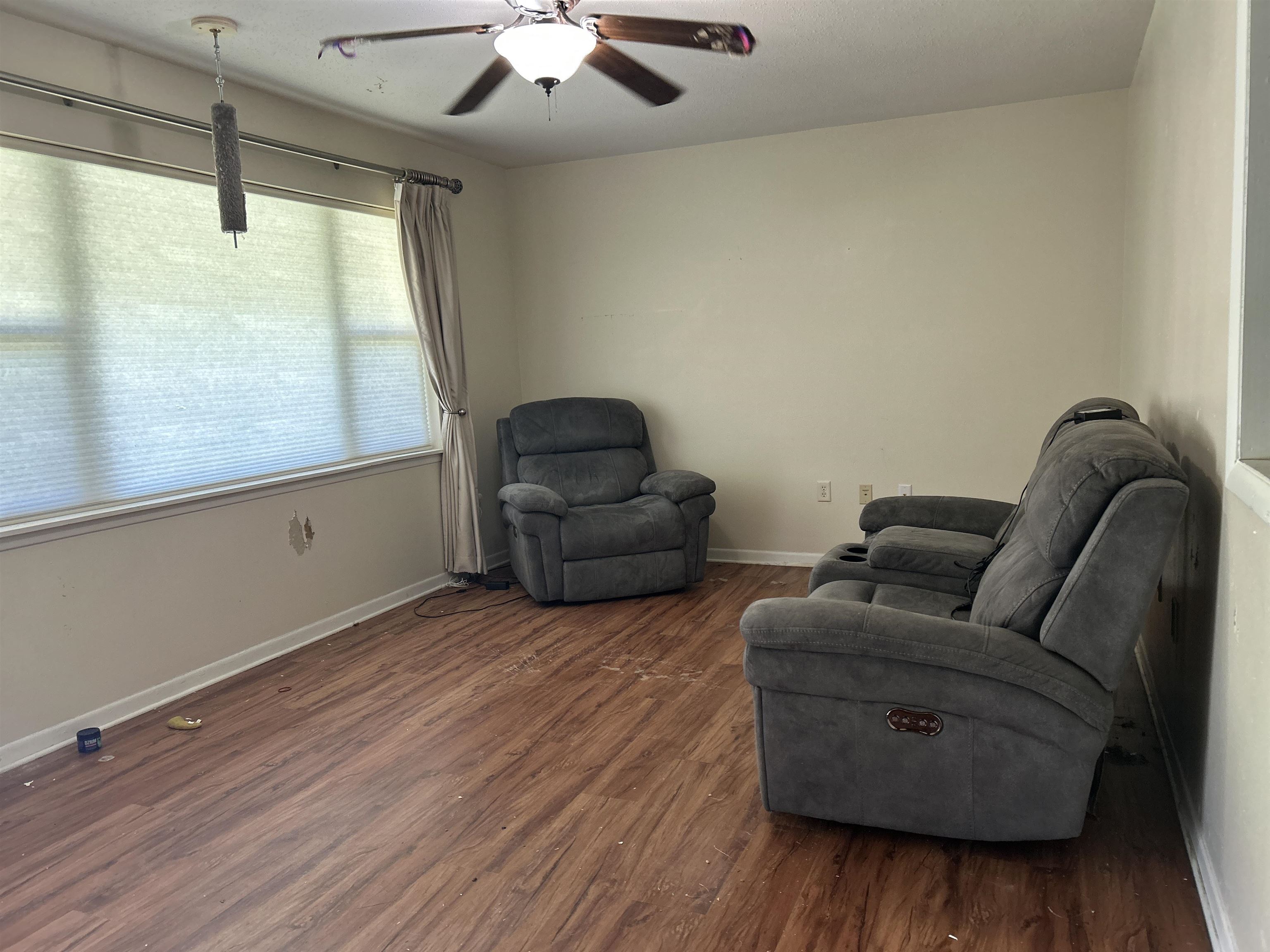 5 Oak Circle Bay Minette, AL 36507 - Photo 2 of 10 Living Room