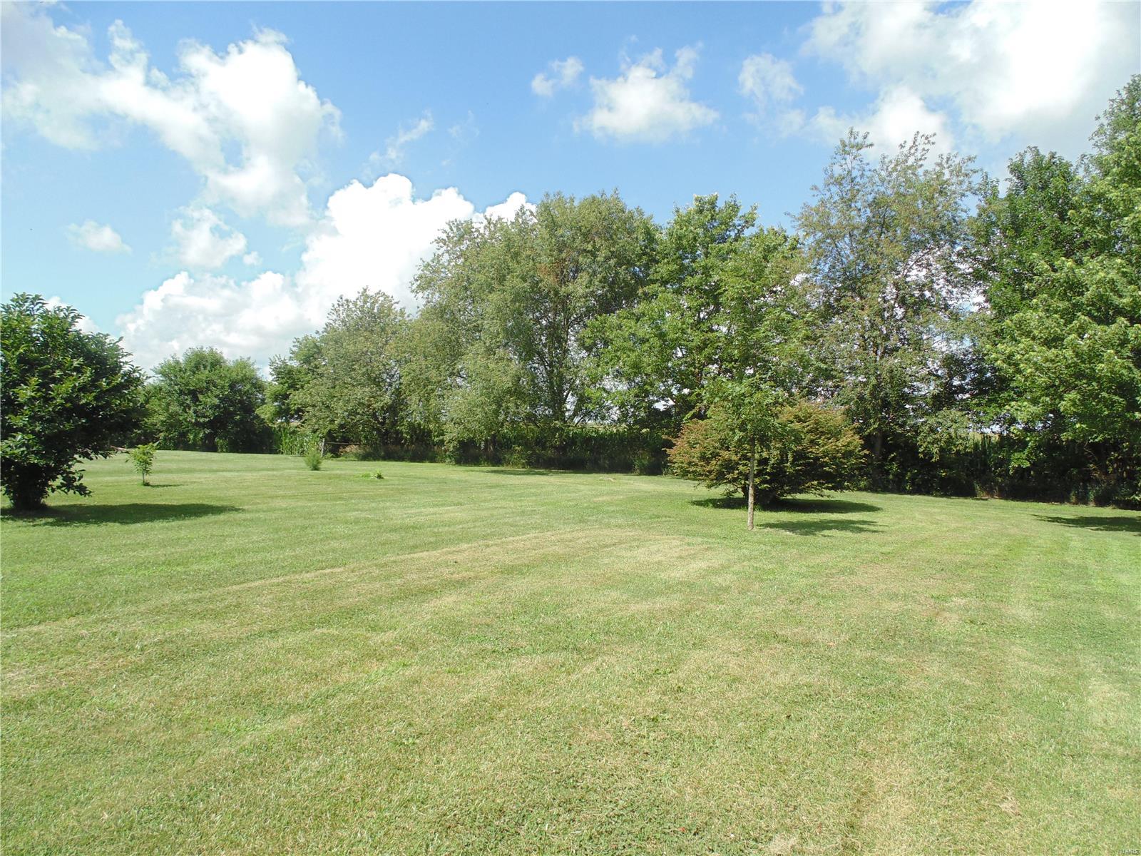 849 Pokey Road Pocahontas, IL 62275 - Photo 38 of 53 Gallery Image 38