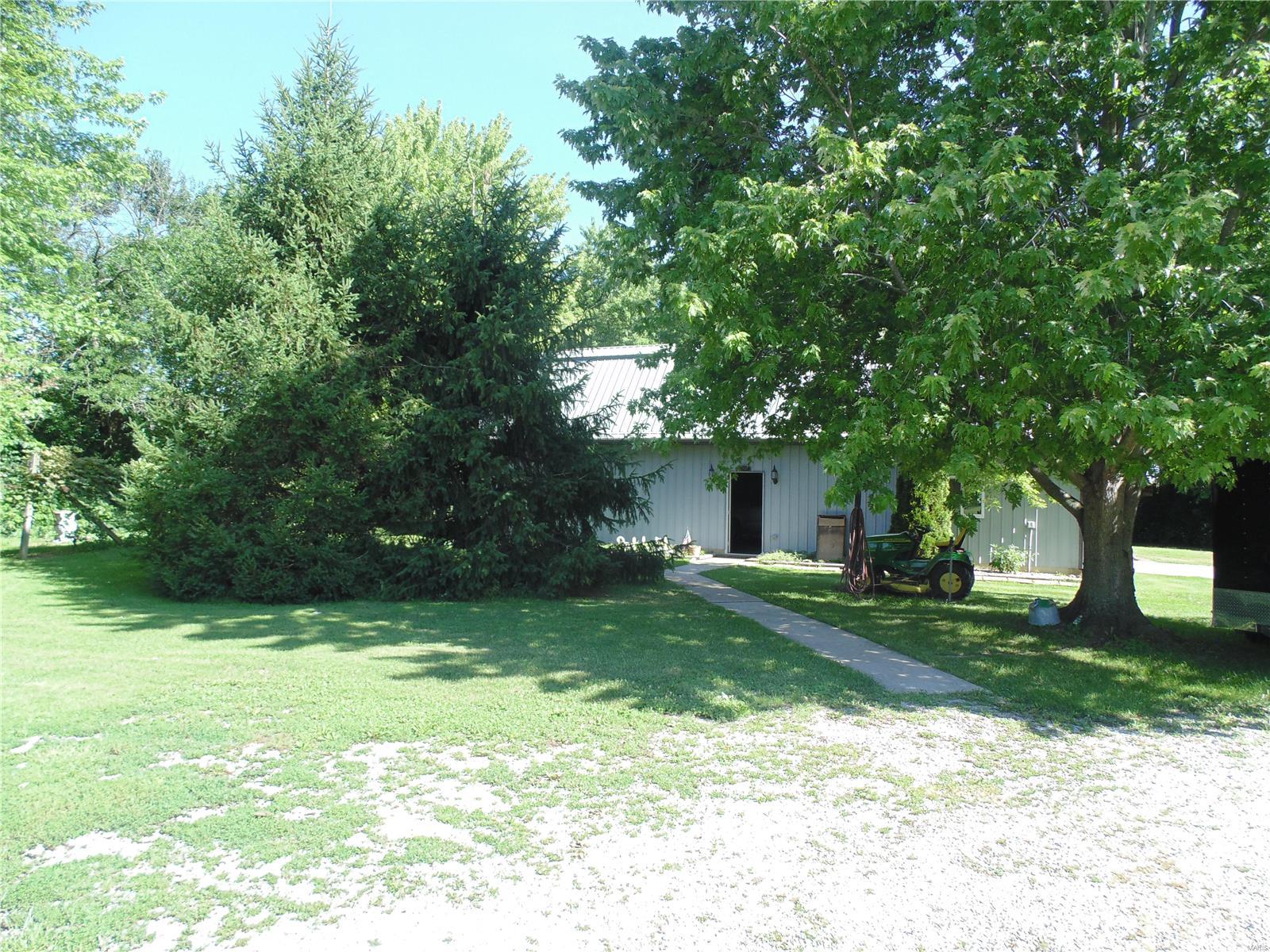 849 Pokey Road Pocahontas, IL 62275 - Photo 41 of 53 Gallery Image 41