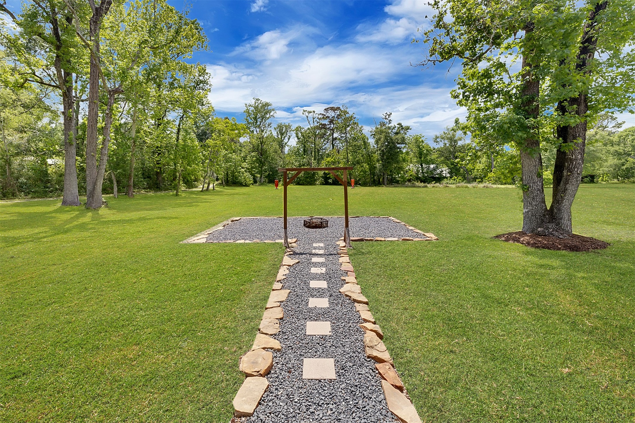 10792 Stidham Road Conroe, TX 77302 - Photo 6 of 48